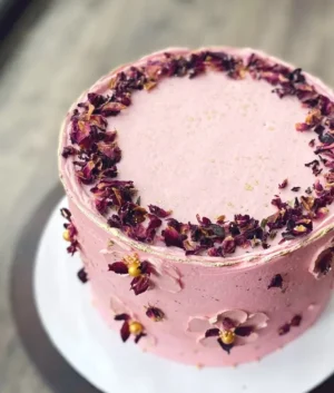 Ruby Floral Cake | 1.5 kg