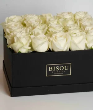 The White Box | 25 Roses | MEDIUM