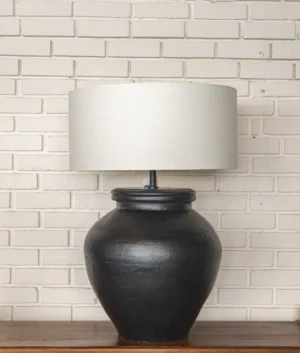 Trophy Table Lamp | Black