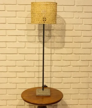 Nilaveli table lamp