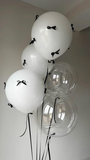 Liesel | 3 Latex Balloons with Bows and 2 Bubble Balloons