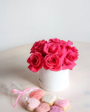 Petite Rose Box | 10 Pink Roses | Sugar Cookies